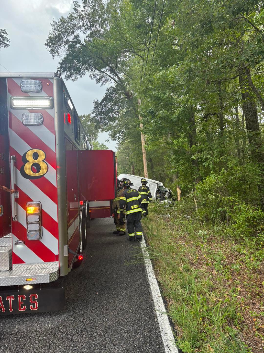 Two Injured After Van Strikes Pole In Nanjemoy, One Trapped