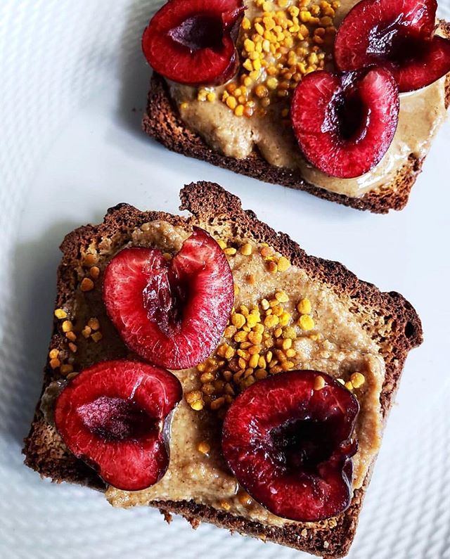 Paleo Toast With Granola Butter, Cherries And Bee Pollen