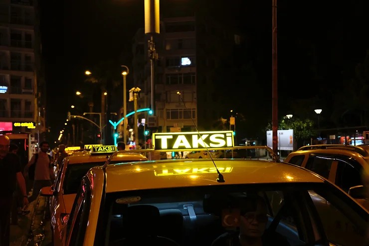 Istanbul taxi: a comprehensive guide to getting around the city