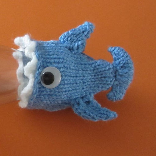 Shark-Innocent-Smoothie-Hat-Pattern