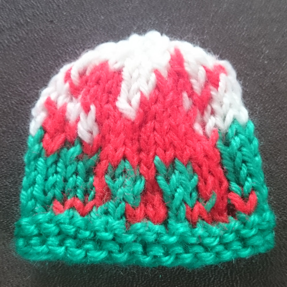 Welsh-Dragon-Innocent-Smoothie-Hat-Pattern