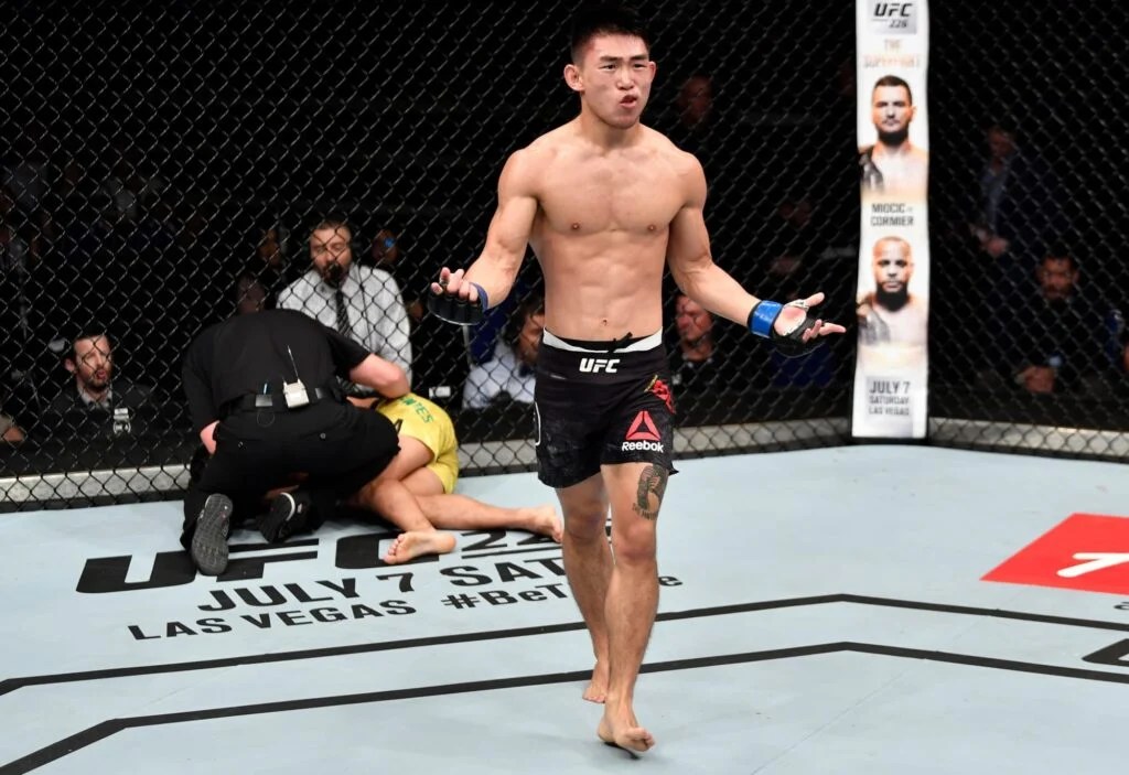 UFC Vegas 42 Predictions Song Yadong vs. Julio Arce breakdown, betting