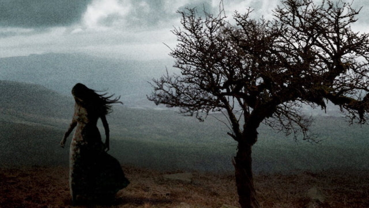 Review: The Powerful Wuthering Heights by Emily Brontë