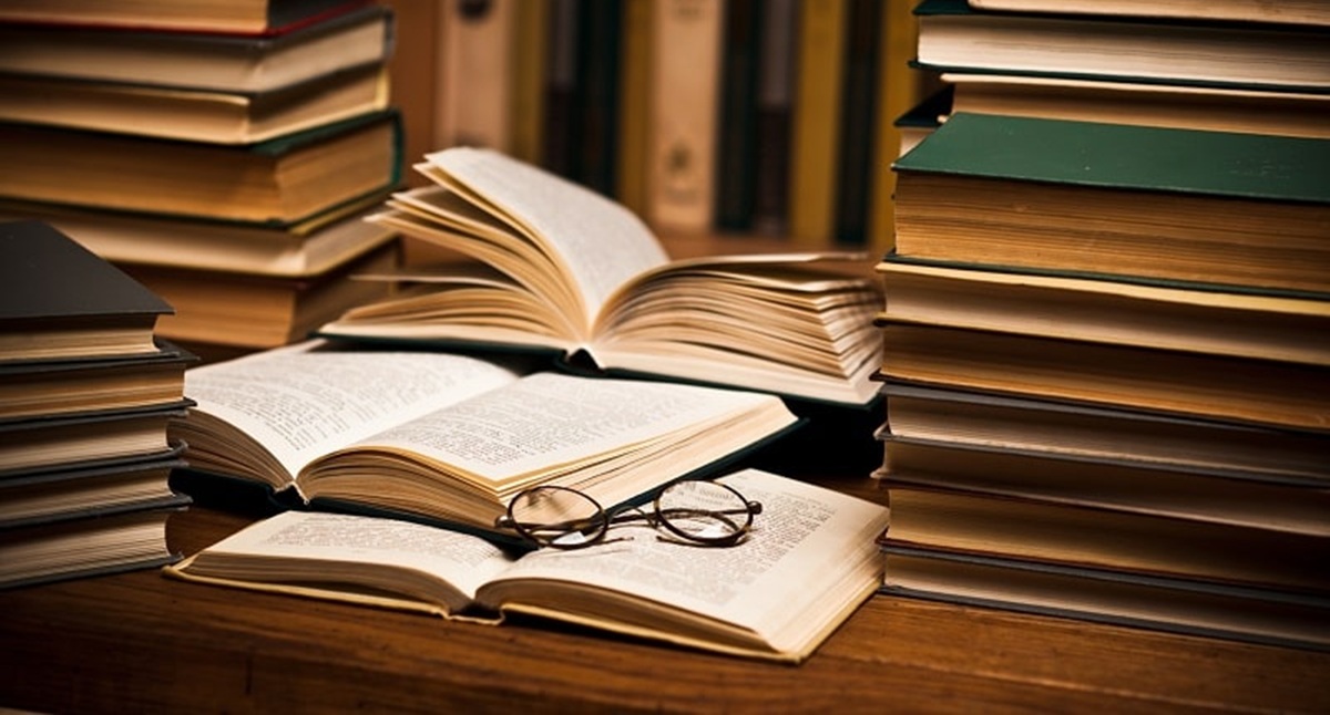 13 Must-Read Books For Aspiring Writers To Master The Craft