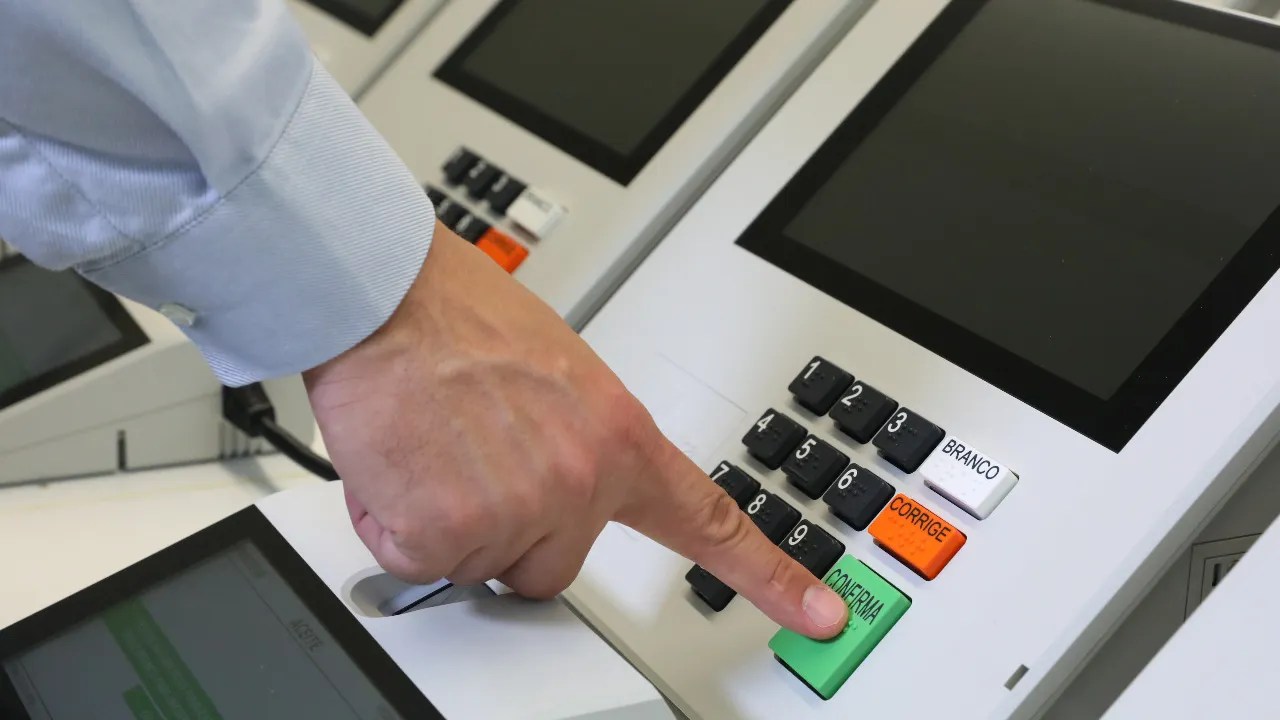 Brazilian electronic voting machine used by the TSE, the system counting votes in the Brazil runoff