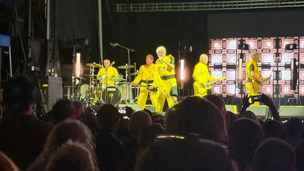 Review: Do the Devolution! (Is Buffalo, Is Not Buffalo)