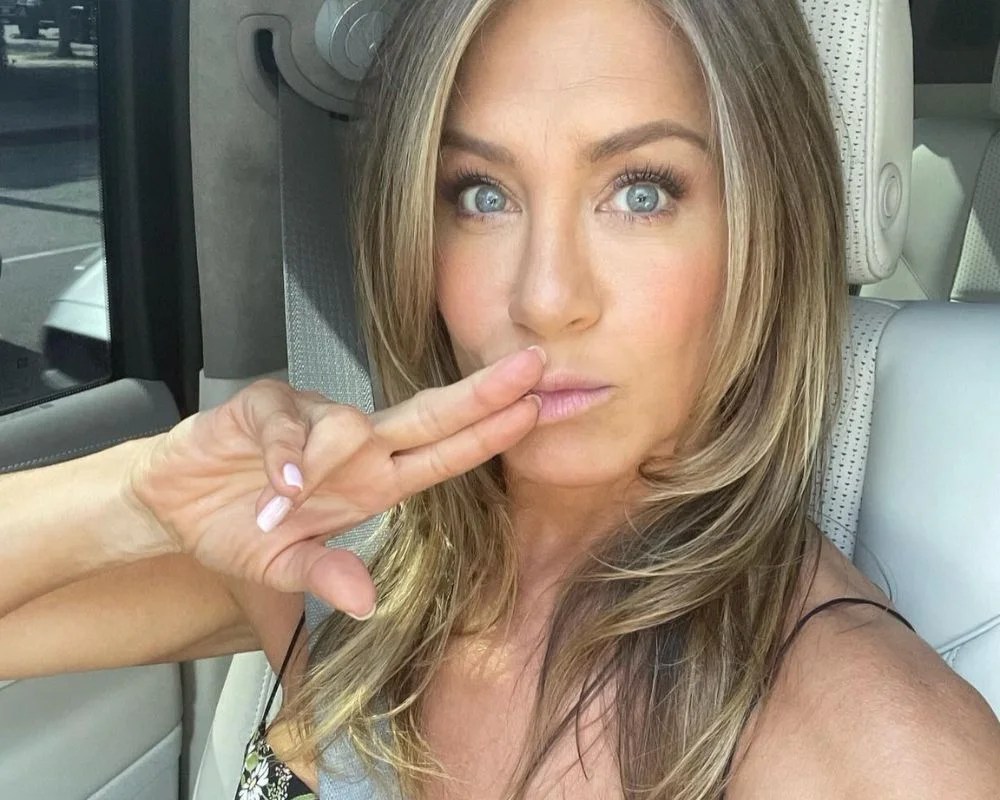 Jennifer Aniston Facial Salmon Sperm Facial