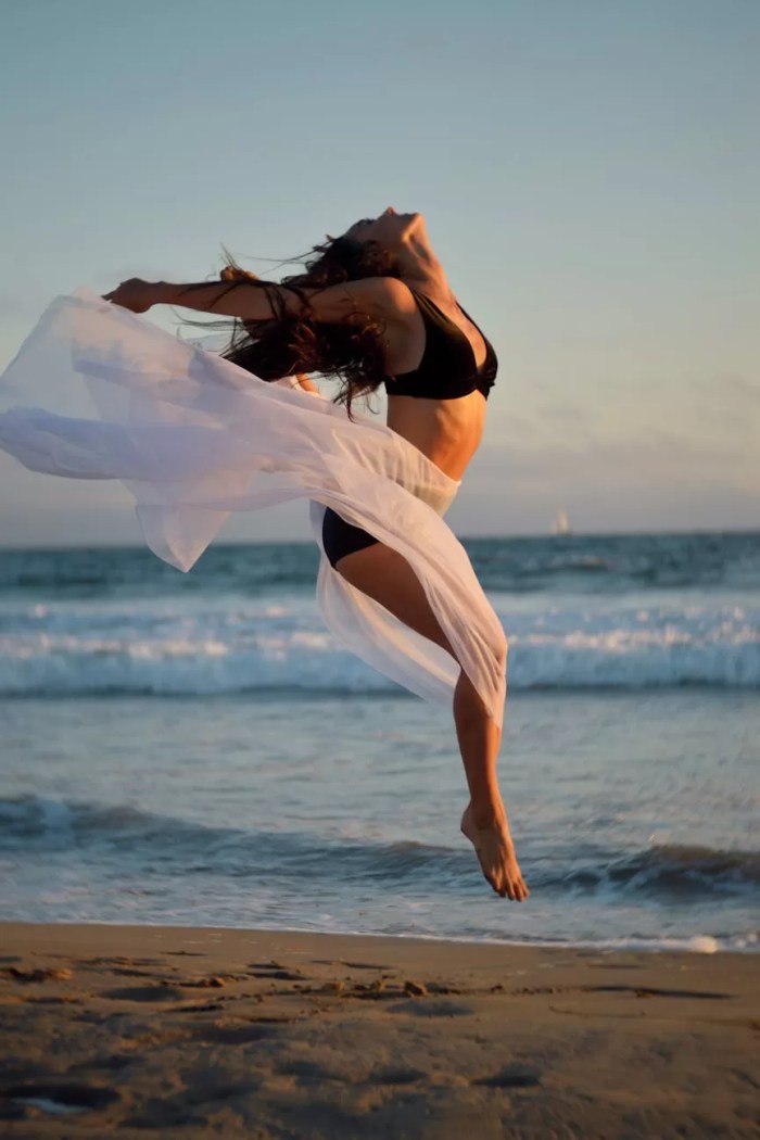 25+ Jazz Dance Poses for Your Next Dance Photoshoot