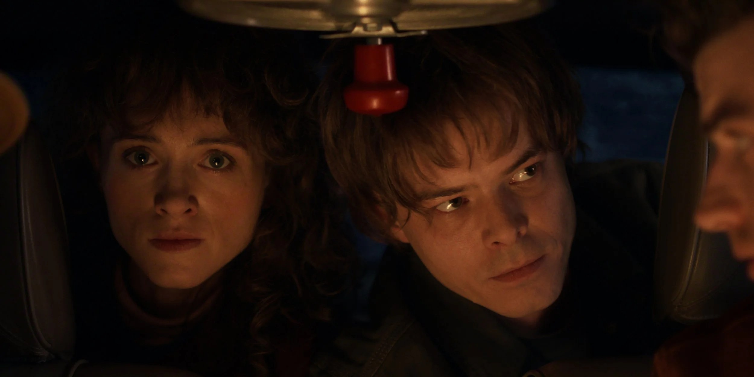 (L to R) Natalia Dyer as Nancy Wheeler and Charlie Heaton as Jonathan Byers in Stranger Things: Season 5. Cr. COURTESY OF NETFLIX