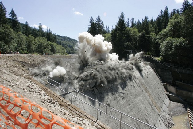 How to Carry out Controlled Blasting of Rocks? [PDF]
