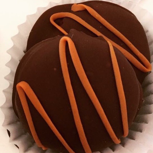 Chocolate Peanut Butter Oreos