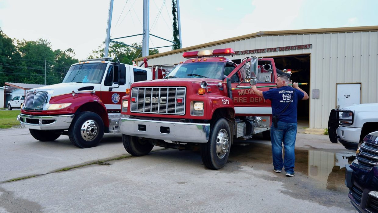 Mysterious signs say Midway Fire Station is closed - The Current
