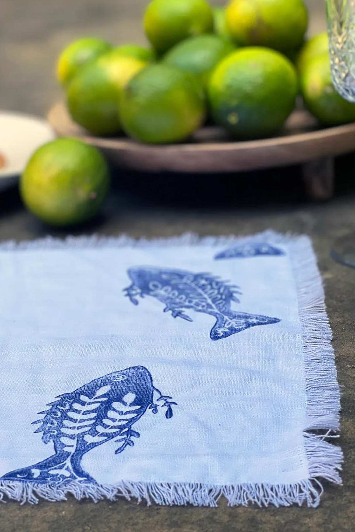 nauna-linen-big-fish-placemat