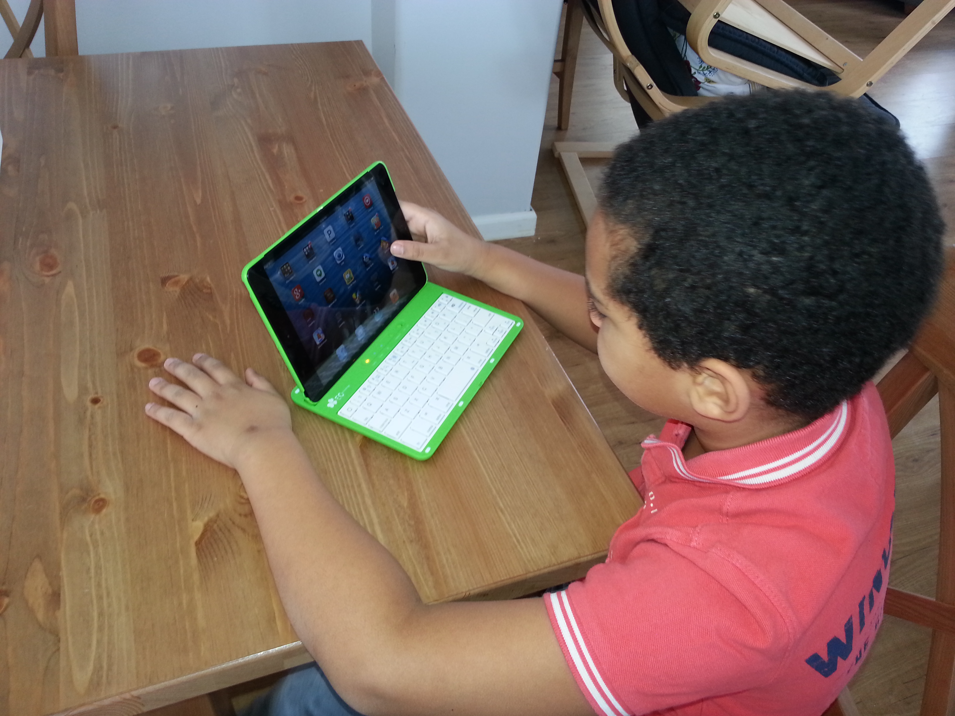 Little iPad User