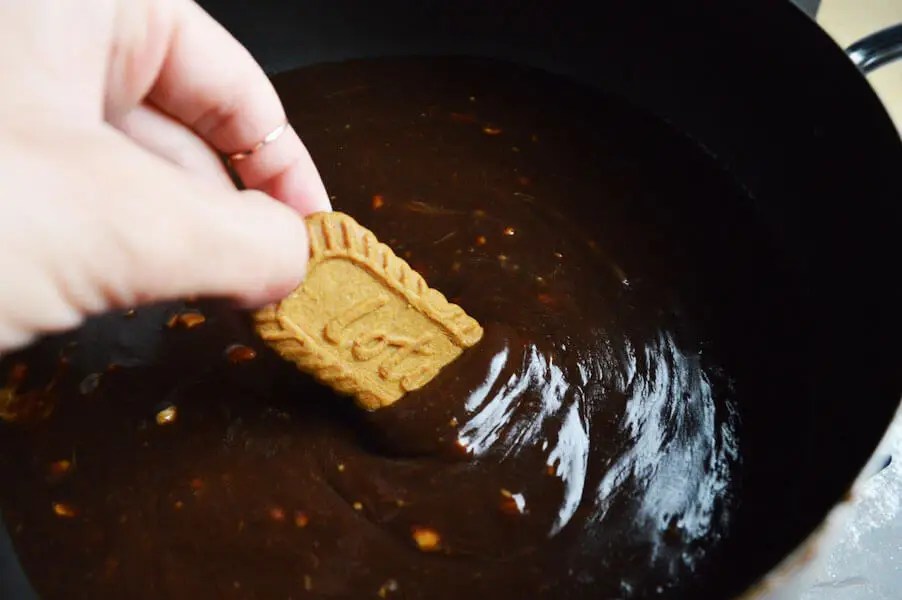 3 ingredient Chocolate Peanut Butter Fondue