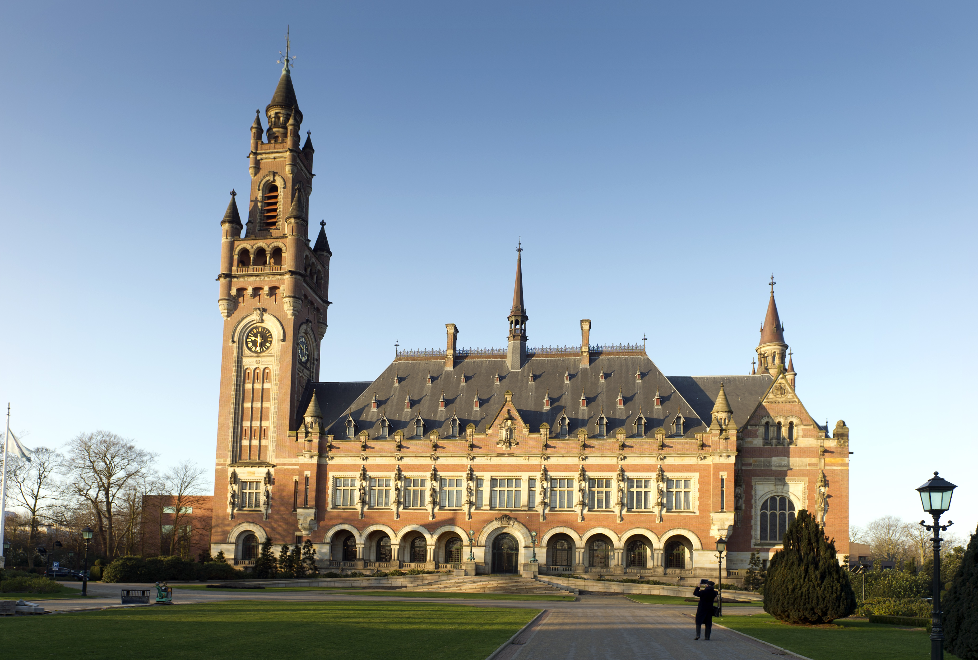 ICJ - Haag (Alankomaat), 1 helmikuu 2012 - Exterieur Kansainvälisen tuomioistuimen (ICJ), keskiviikkona 1. helmikuuta 2012 Kuva: CIJ-ICJ / UN-ONU, Capital Kuvat / Frank van Beek - Kohteliaisuus ICJ.  Kaikki oikeudet pidätetään.  CIJ - LA HAYE (Pays-Bas), 1er février 2012 - Exterieur de la Cour Internationale de Justice (CIJ), le mercredi 1er février 2012. Kuva: CIJ-ICJ / UN-ONU, Capital Kuvat / Frank van Beek - Avec l "aimable autorisation de la CIJ.  Tous droits réservés.