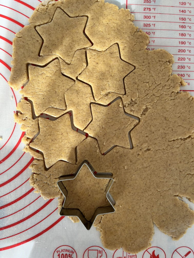 Just Sweets Honey Gingerbread Man – 30g Biscuit Cookie Snack #272