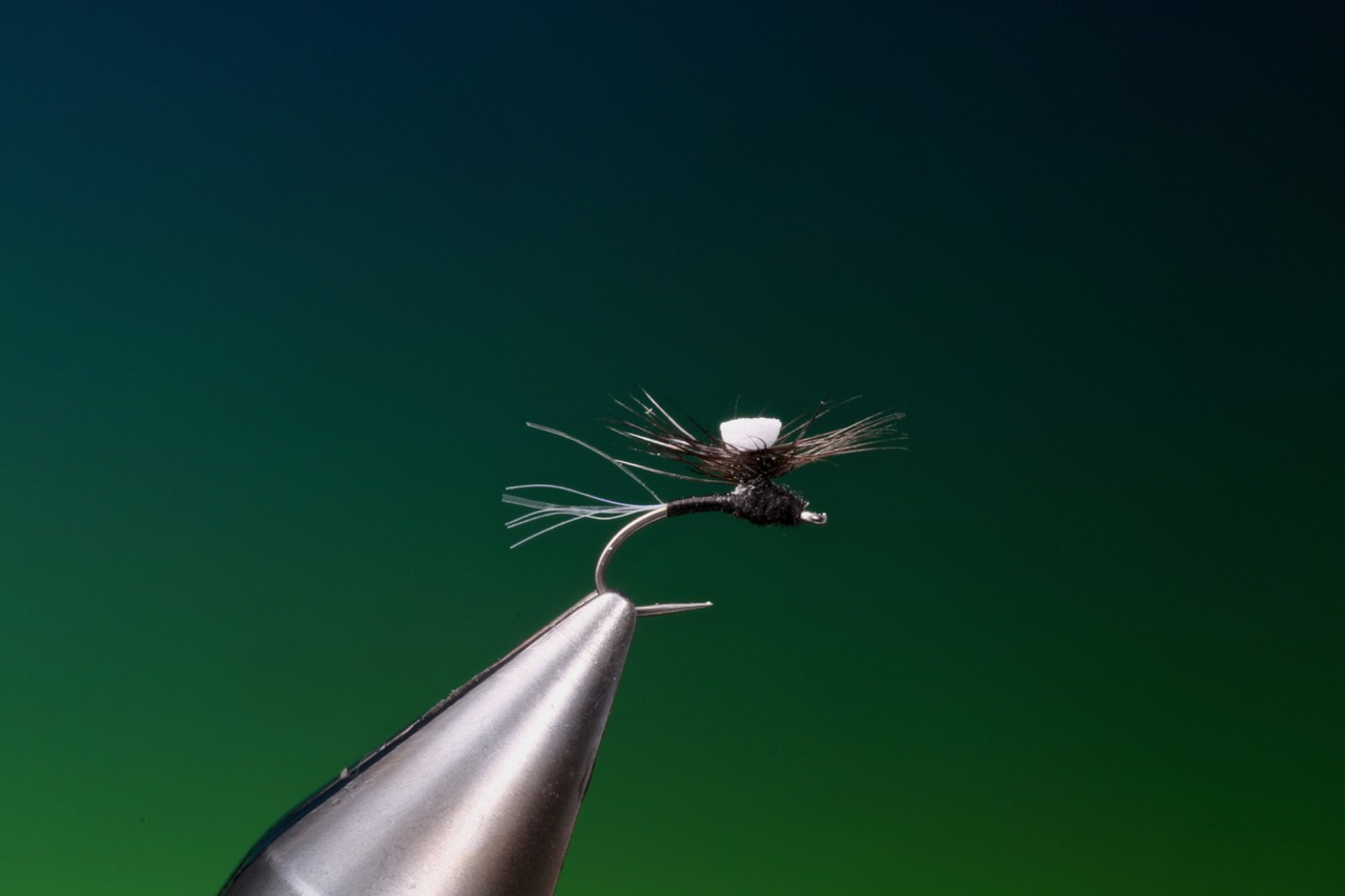 How to tie Surefire midge fly by Barry Ord Clarke