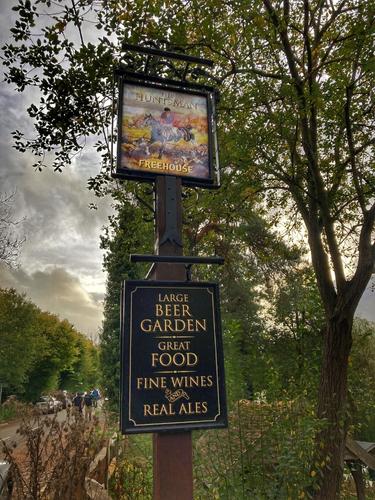 Harrisons Rocks Walk - The Huntsman sign post