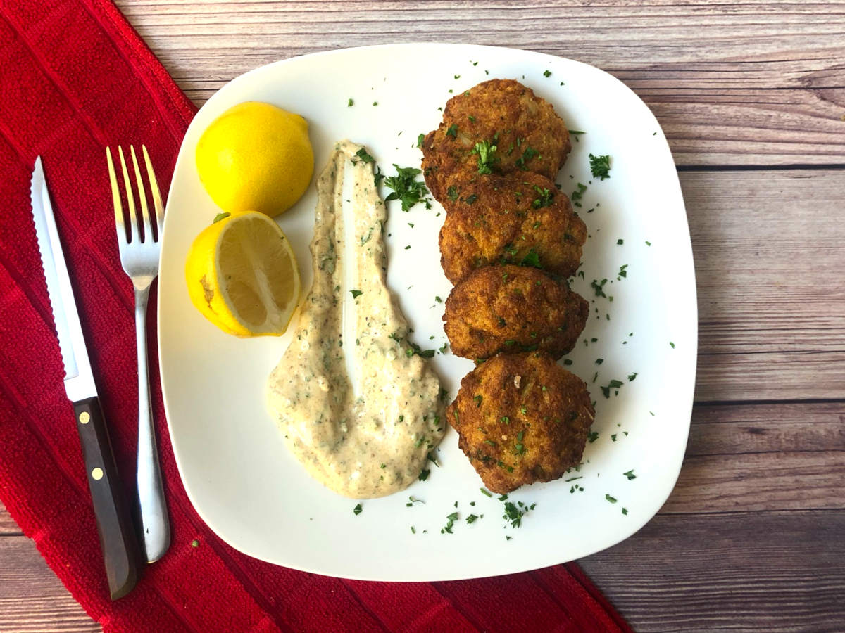 air fried crab cakes with old bay sauce