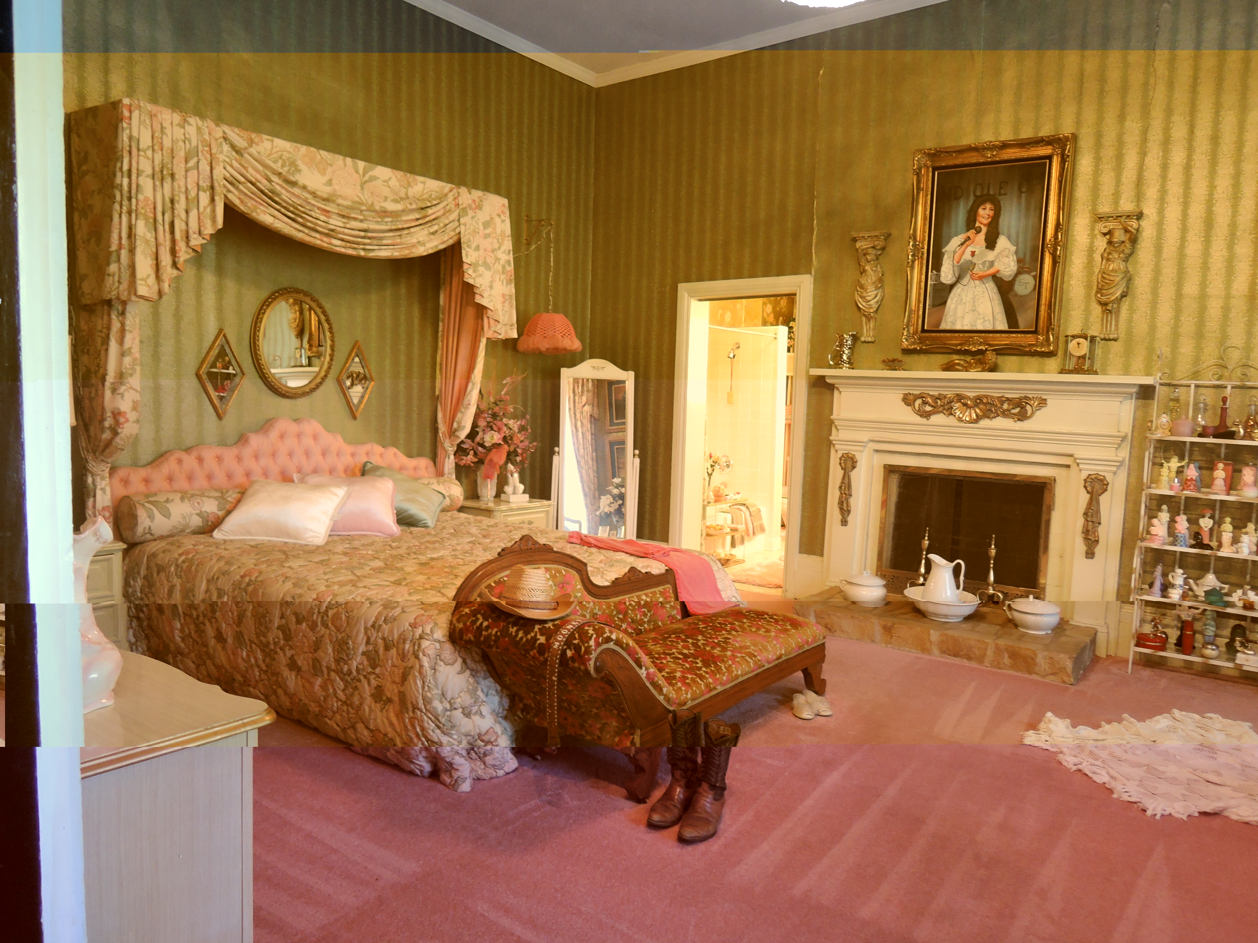 Check out our loretta lynn kitchen selection for the very best in unique or custom, handmade pieces from our shops. Loretta Lynn's Ranch - The Flying Mantis