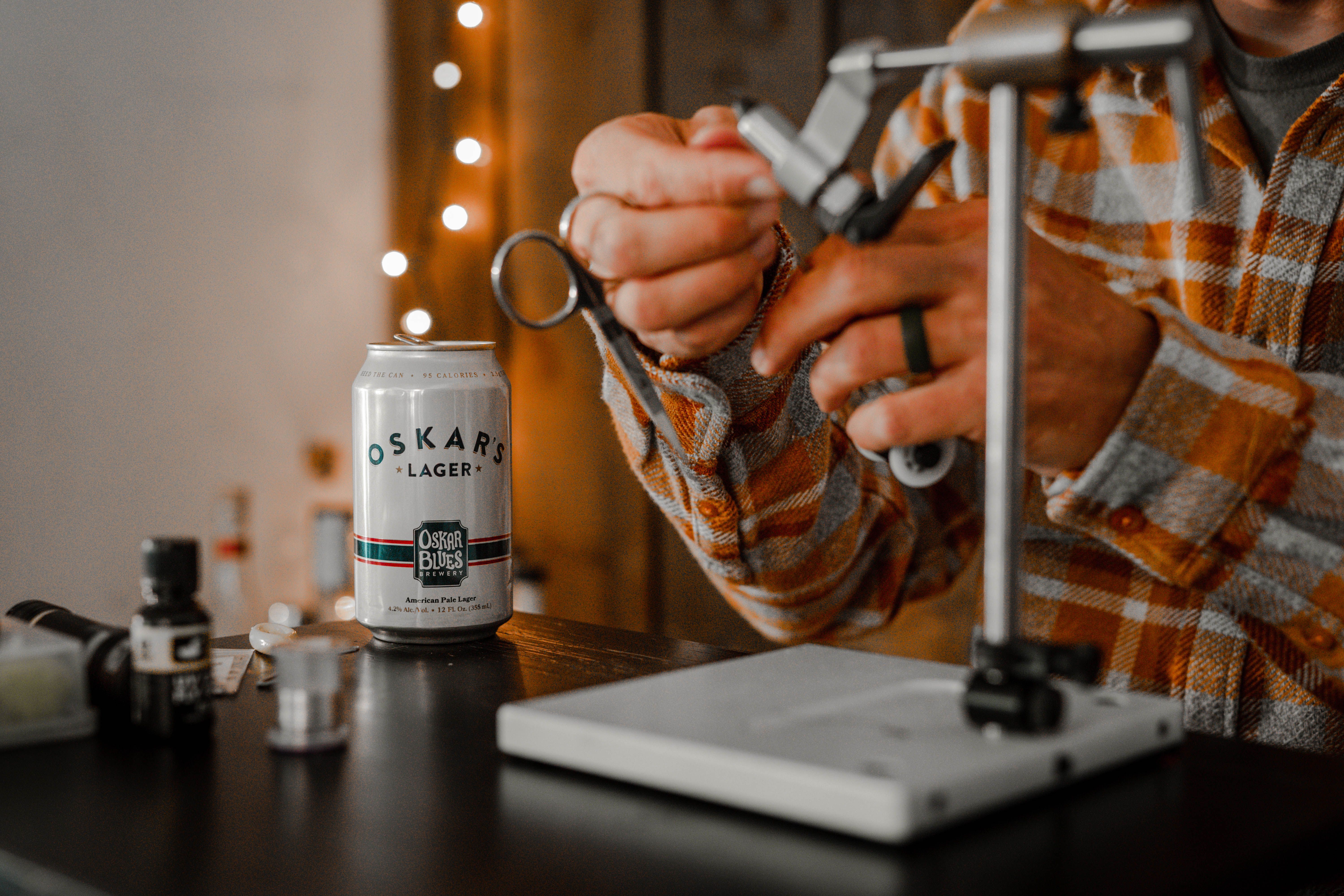 tying a black beauty midge