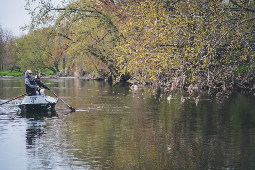 float fishing in fast water