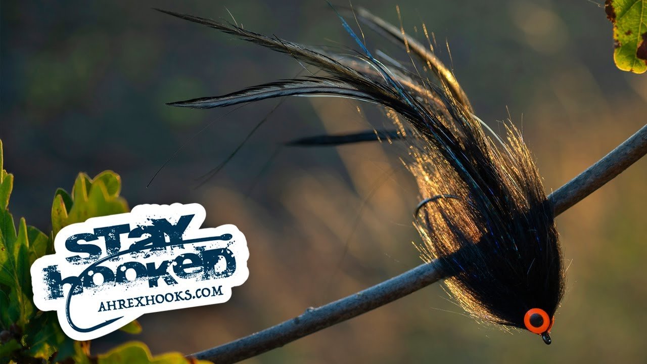 How to Tie: Easy Cast Pike Fly