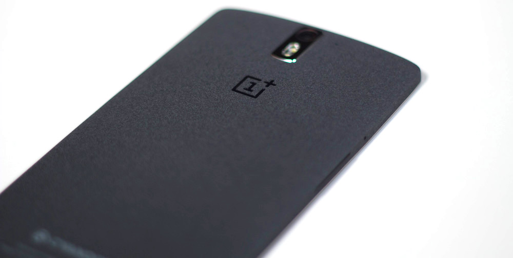 That infamous 'Sandstone' back of the OnePlus One.