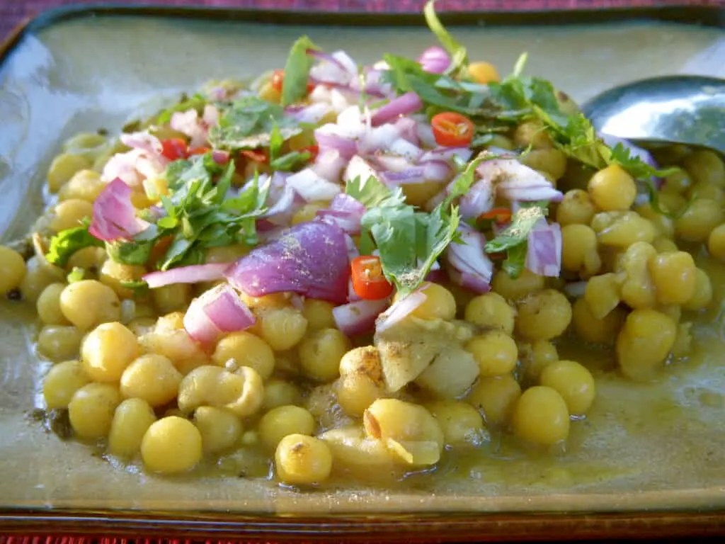 Ghugni Recipe- Make Delicious, Homemade Ghugni Chaat in 30 Minutes 1 ghugni recipe