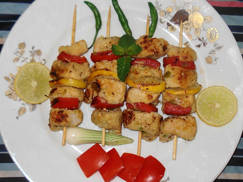 Street Food In Mumbai- What To Try And Where To Find It? 41 fish tikka street food in mumbai