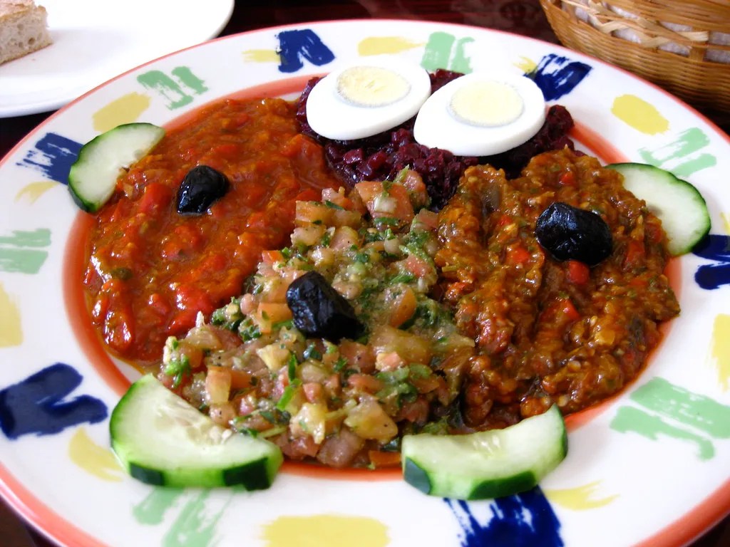 10 Delicious Moroccan Breads And Everything You Need To Know About Them 13 moroccan spread