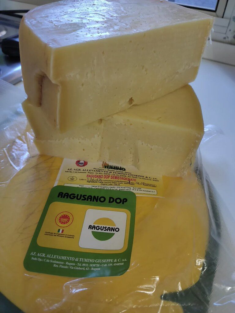 Sicilian Cheeses- 8 Popular Varities & Everything You Need To Know 4 Ragusano