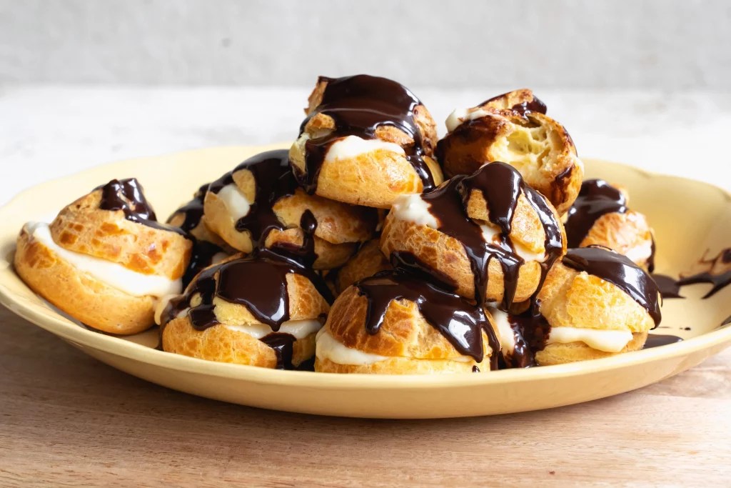 Gordon Ramsay Best Desserts : Gallery Restaurant Gordon Ramsay Gordon Ramsay Restaurants : These recipes are sure to satisfy even the most sweet toothed in a crowd.