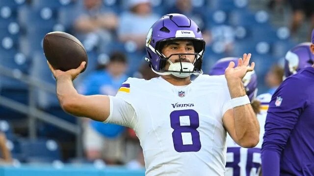 Vikings Trade Sam Howell to Eagles, Sign Carson Wentz as Veteran Backup to J.J. McCarthy