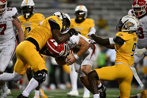 Youngstown State's Beau Brungard runs the football (Photo by Youngstown State Athletics)