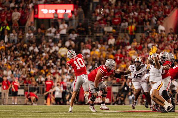 Ohio State and Julian Sayin (10) beat Minnesota