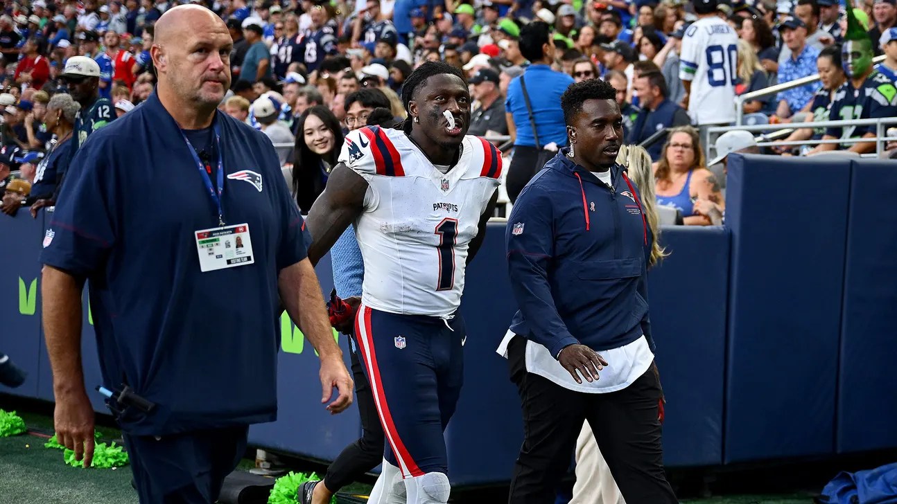 Patriots’ A.J. Brown Expected to Miss at Least 4 Weeks