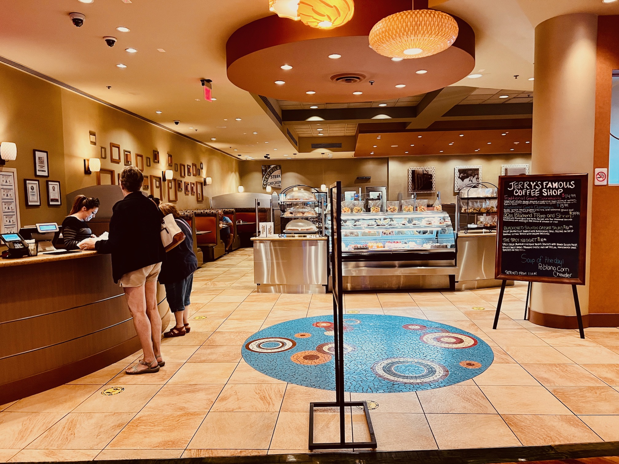 A Taste at Jerry's Famous Coffee Shop – Las Vegas NV | TheForkingTruth