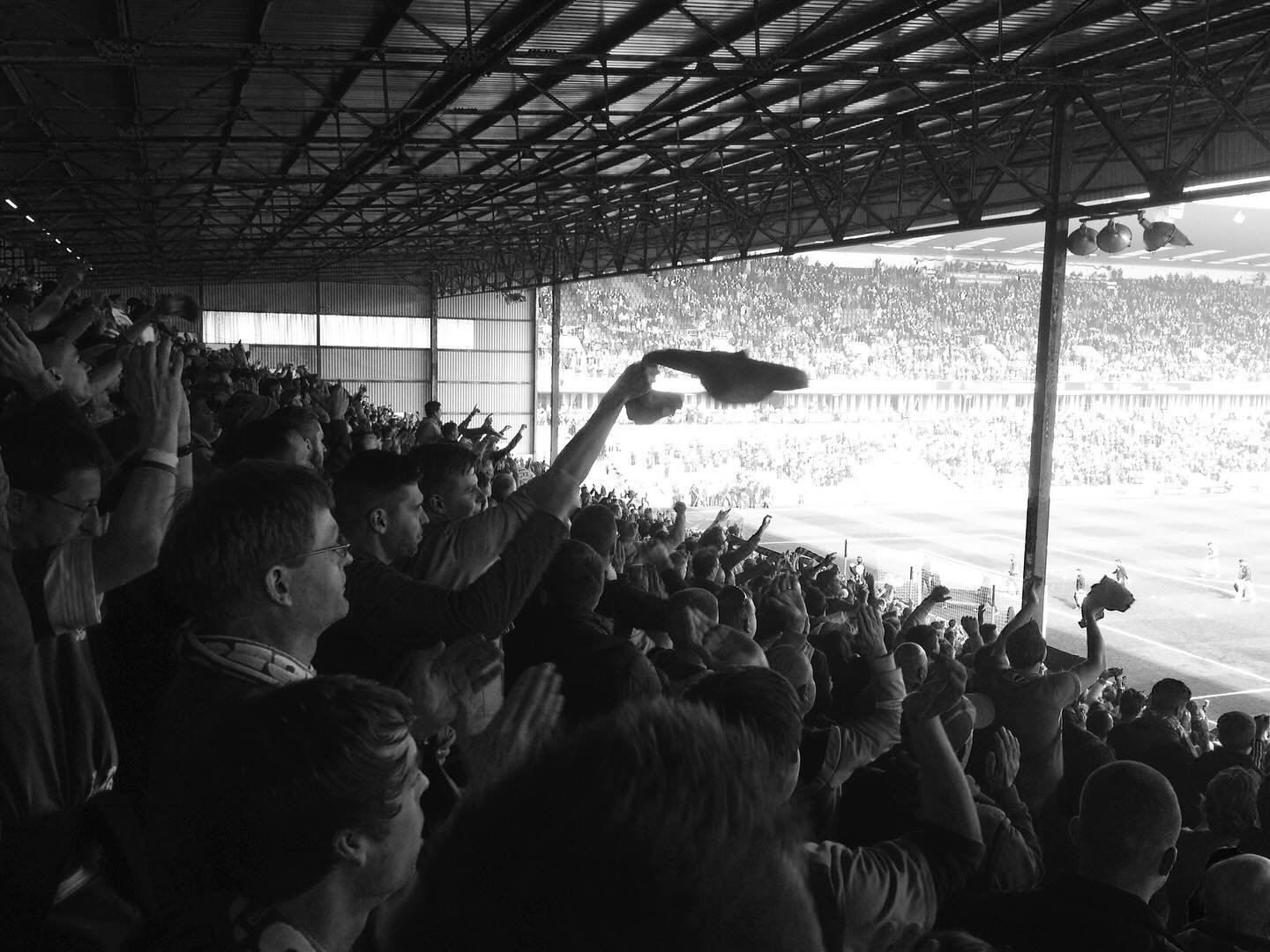 📸 #LCFC fans at Burnley, 29 March 2014 - Goals from David Nugent and Chris Wood give Leicester a 2-0 win that extends our unbeaten league run to 19 games and puts promotion in touching distance
