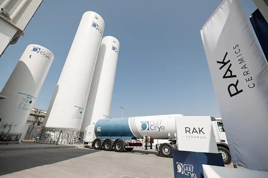 In line with the UAE’s Net Zero 2050 initiative, Gulf Cryo, a regional leader in industrial gases and decarbonization solutions, and RAK Ceramics, one of the world’s largest ceramics manufacturers, have inaugurated the country’s first carbon capture and utilization (CCU) plant dedicated to high-purity CO? production.