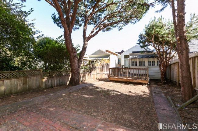 818douglasback