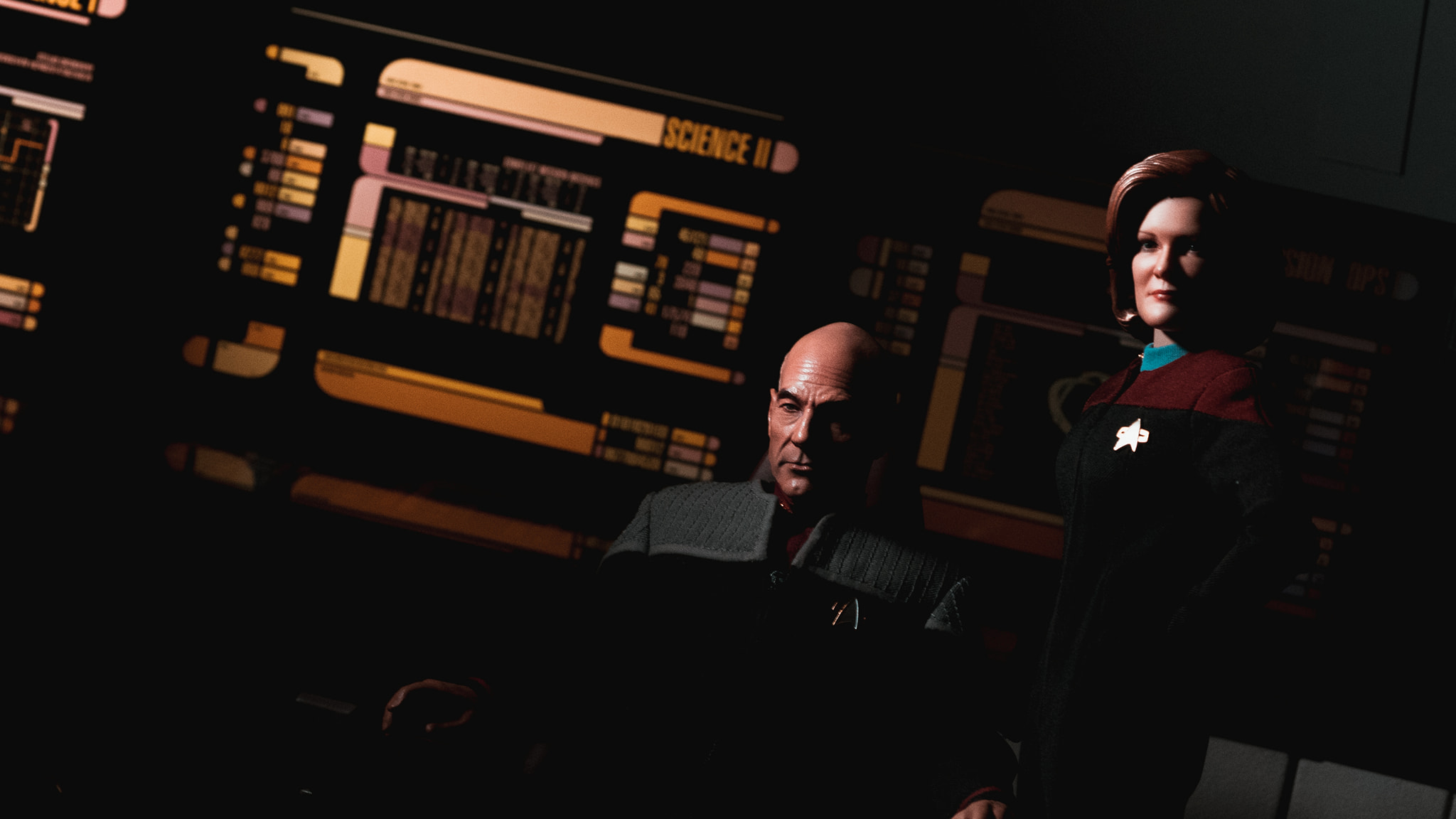 EXO-6-Captain-Janeway-011