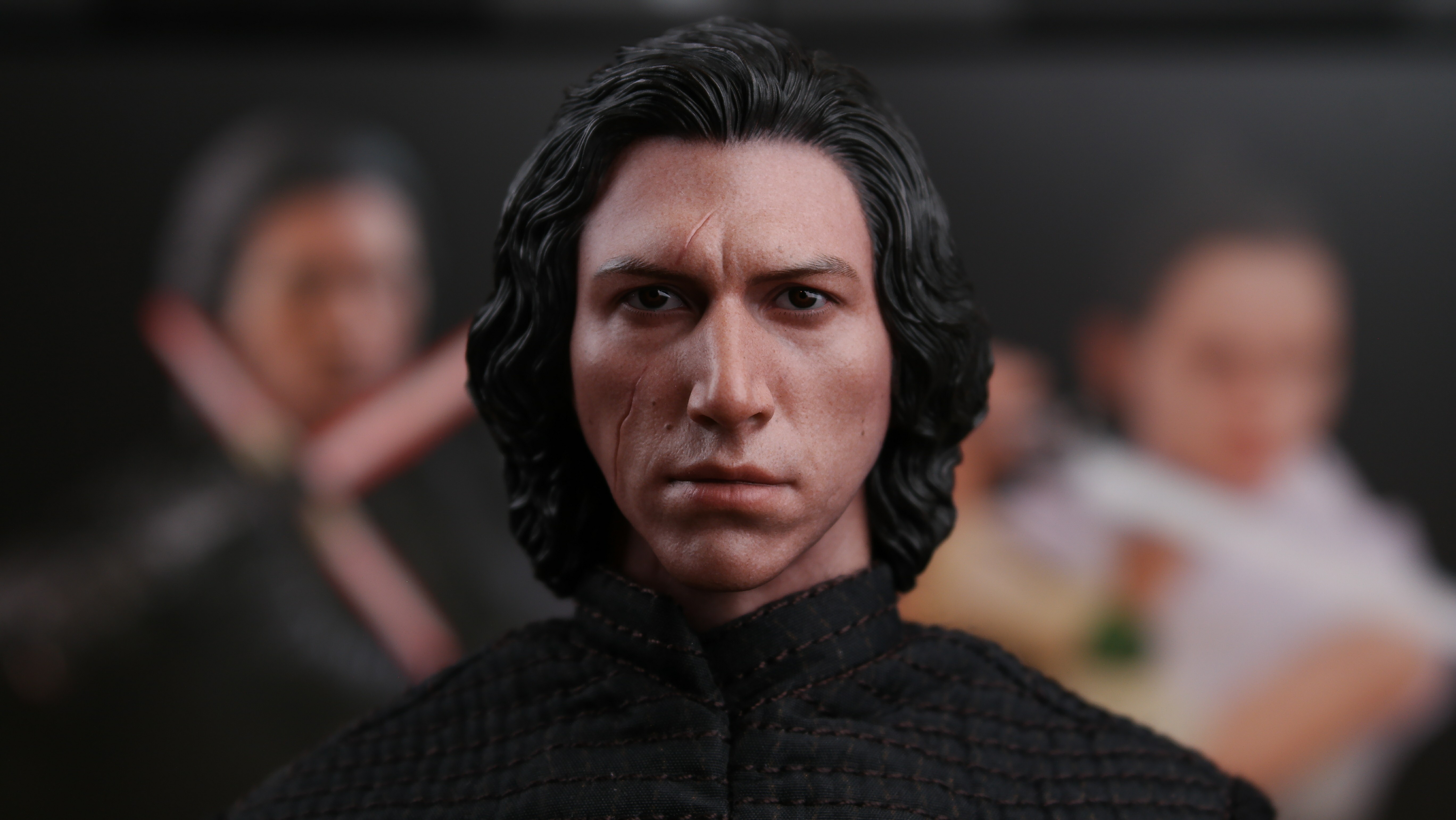 Hot Toys Kylo Ren (The Rise Of Skywalker)