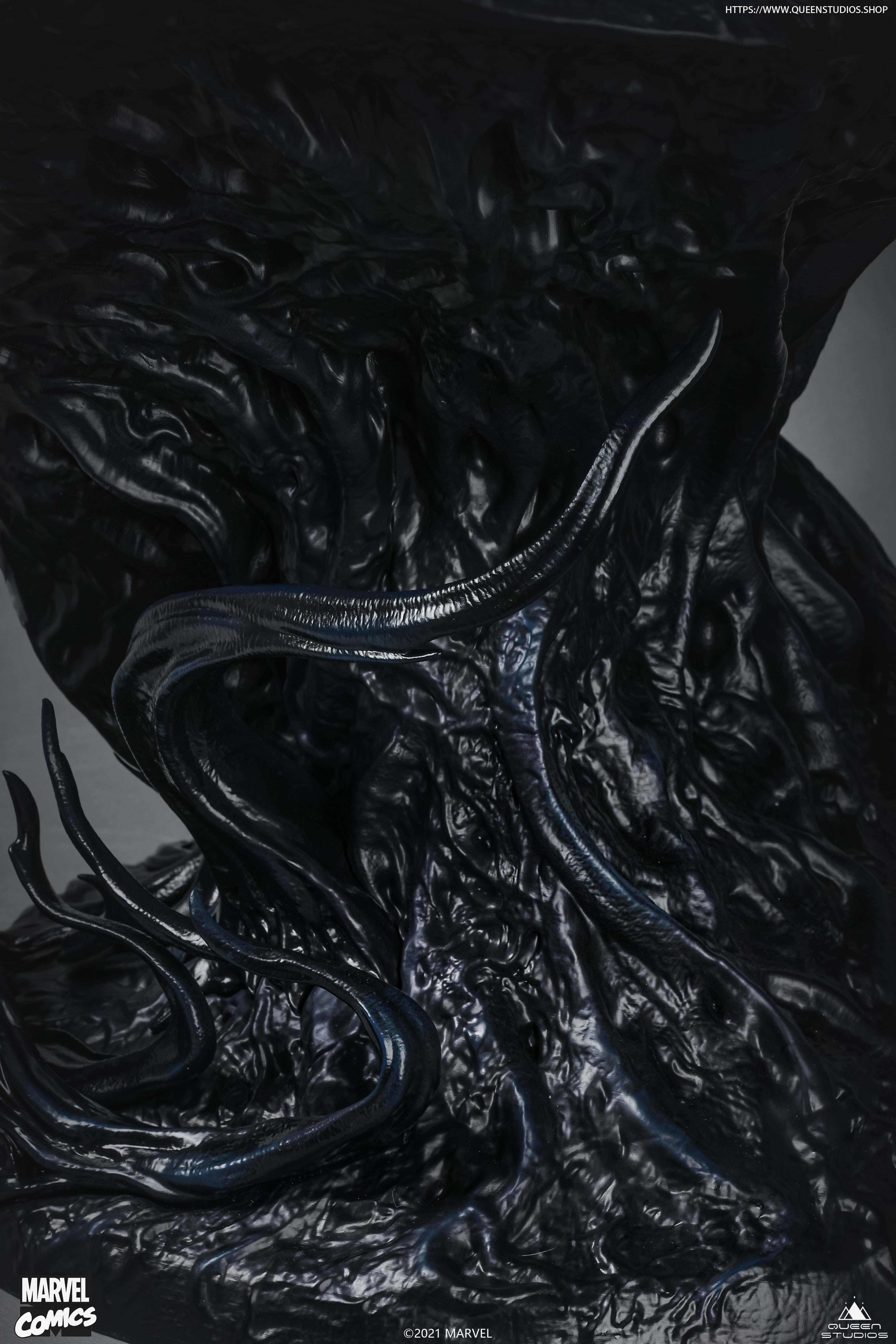 Queen Studios Venom Life Size Bust...(2)