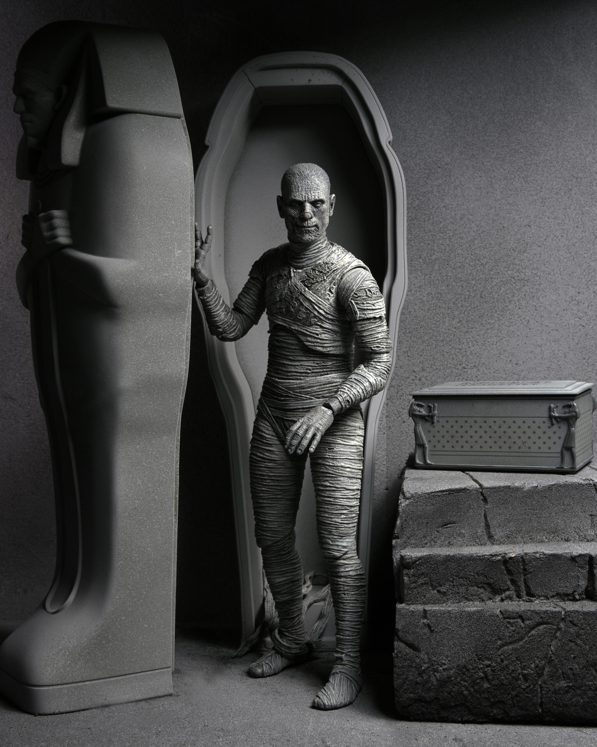 NECA-Mummy-BW-006