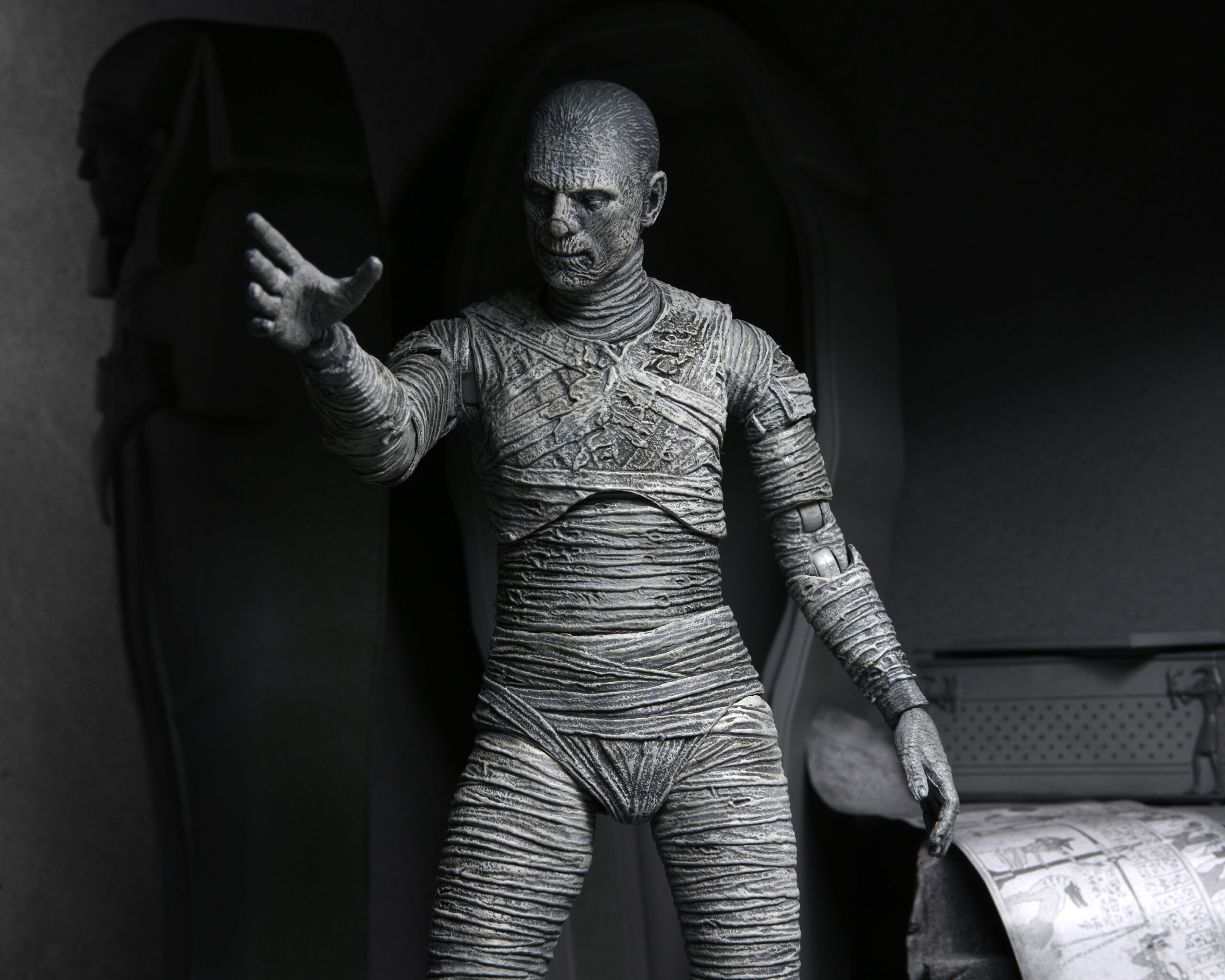 NECA-Mummy-BW-013
