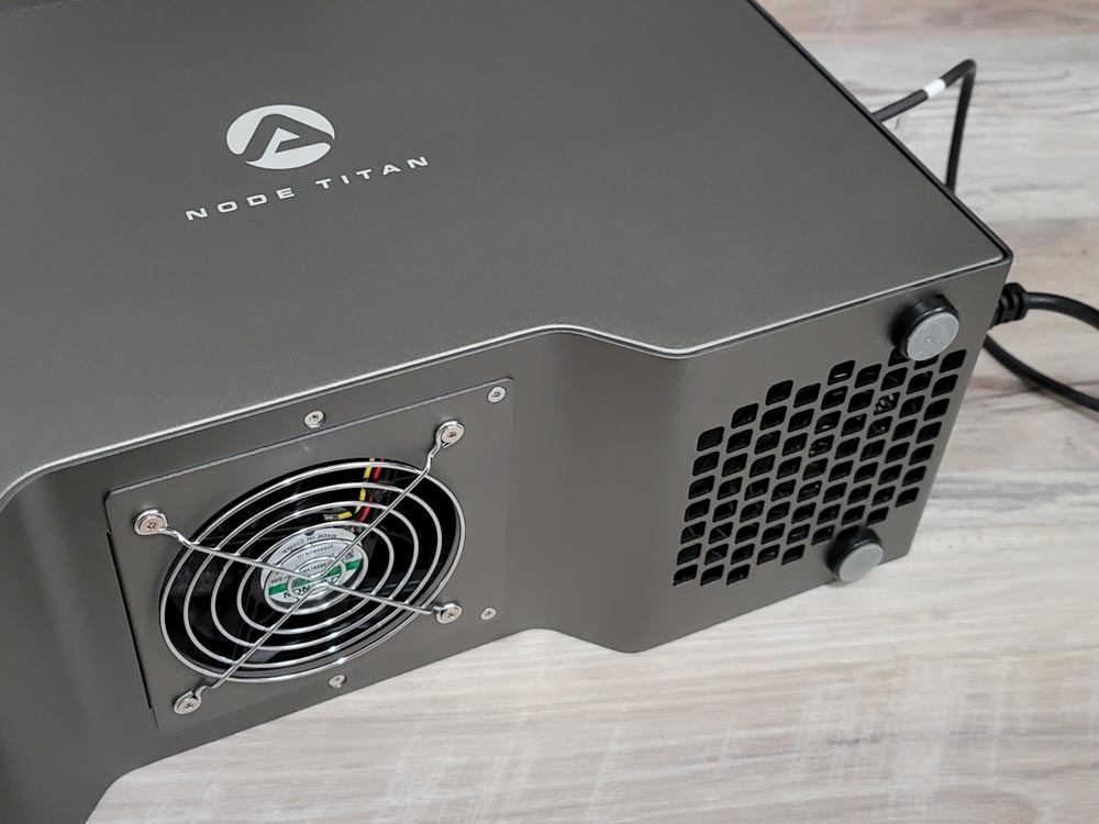 その他 AKiTiO NODE TITAN Node Titan - Thunderbolt 3 eGPU Enclosure | AKiTiO