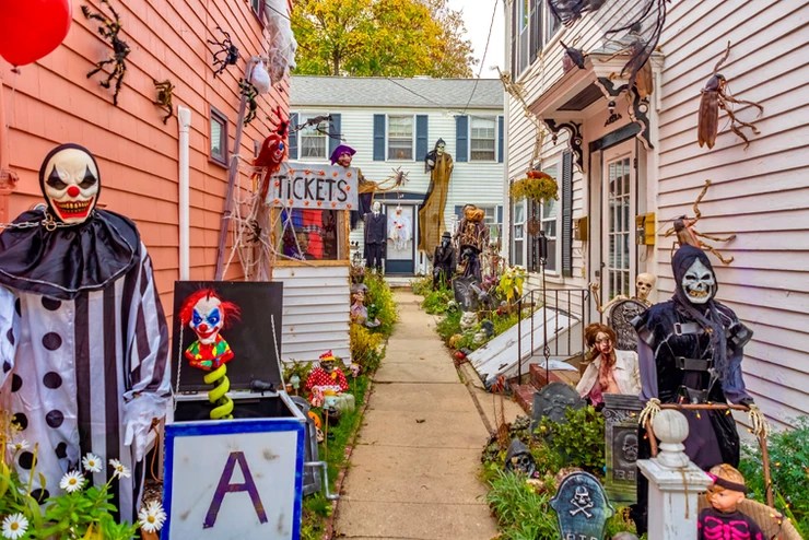 Some of these routes may even be available as a part. Guide To The Top Attractions In Spooky Salem A Wicked Day Trip From Boston The Geographical Cure