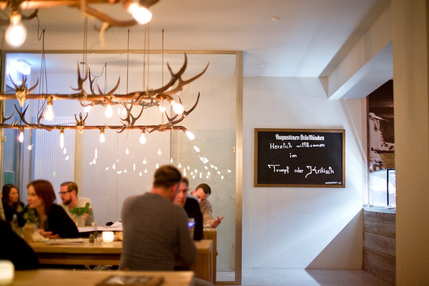 pix Trumpf Oder Kritisch Bar München restaurants in munchen trumpf oder kritisch
